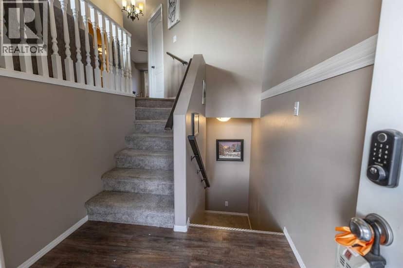 4430 47 Avenue — photo 11 of 24