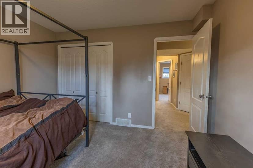 4430 47 Avenue — photo 13 of 24