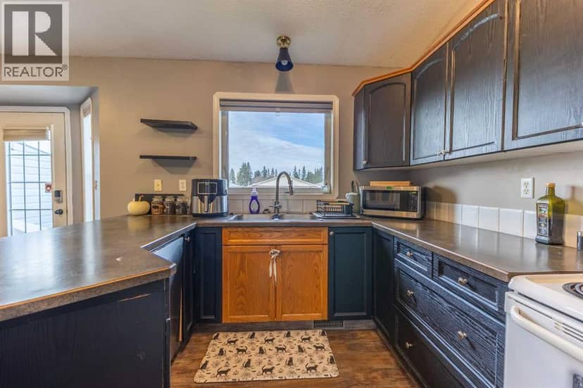 4430 47 Avenue, Sylvan Lake, photo 8