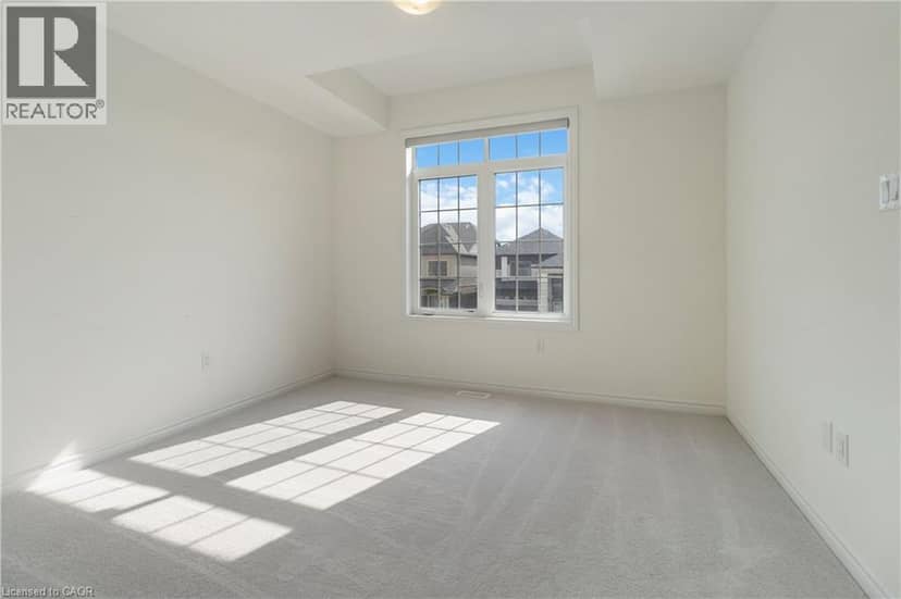 49 DENNIS Avenue — photo 25 of 32