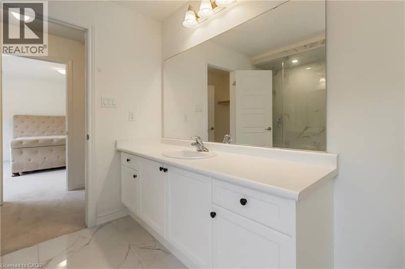 49 DENNIS Avenue — photo 16 of 32