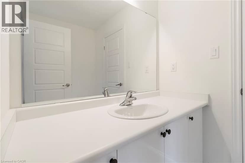 49 DENNIS Avenue — photo 21 of 32