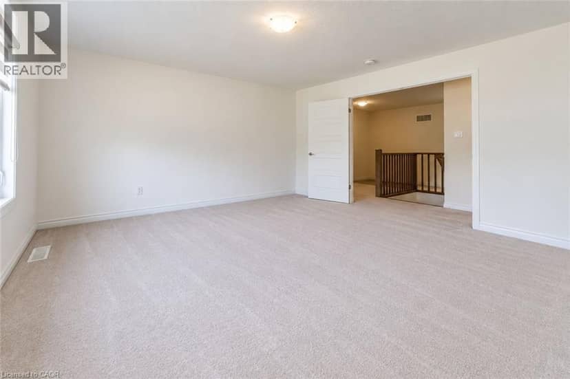 49 DENNIS Avenue — photo 11 of 32