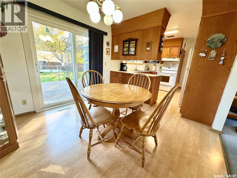 236 13th STREET NE, Weyburn, photo 6