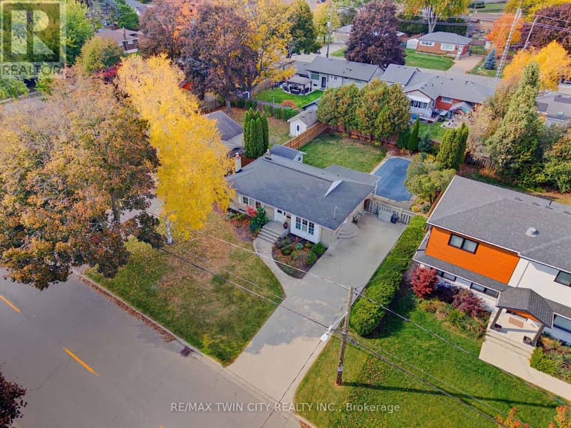 38 Varadi Avenue — photo 32 of 37