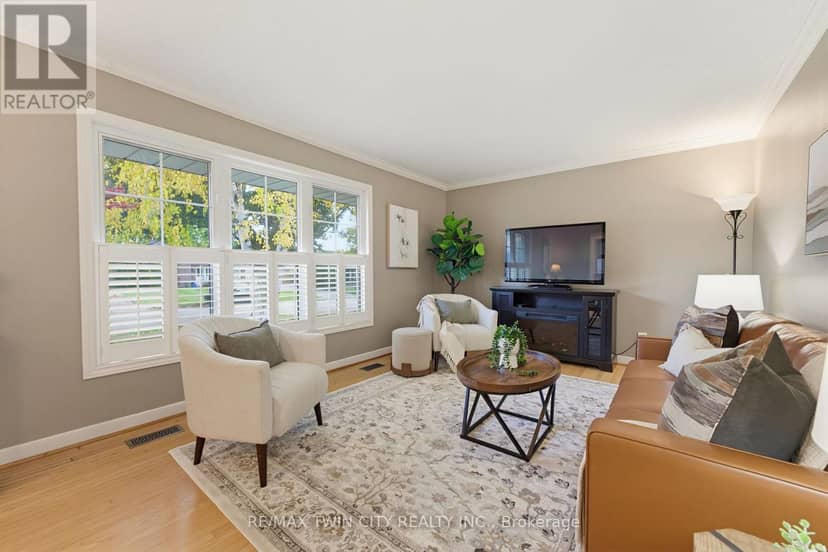 38 Varadi Avenue, Brantford, photo 6