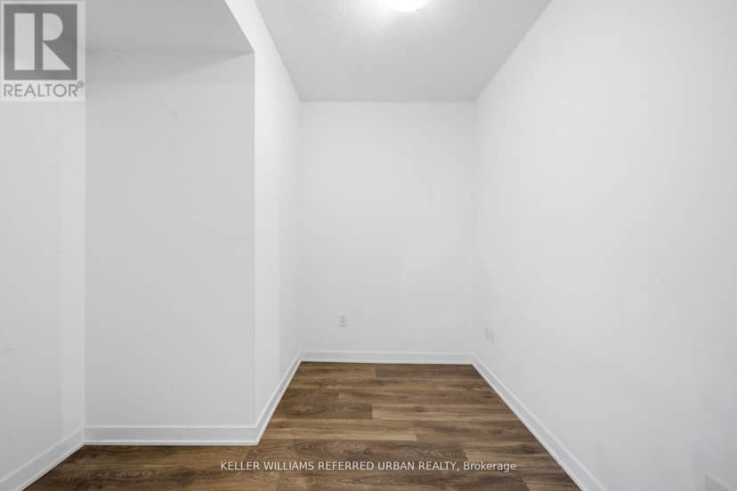 907 - 10 Honeycrisp Crescent — photo 19 of 24