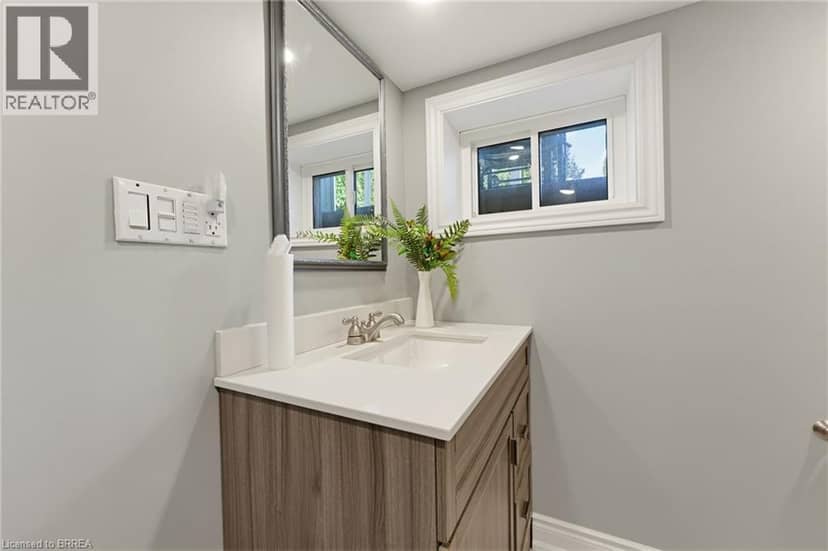 38 VARADI Avenue — photo 20 of 36