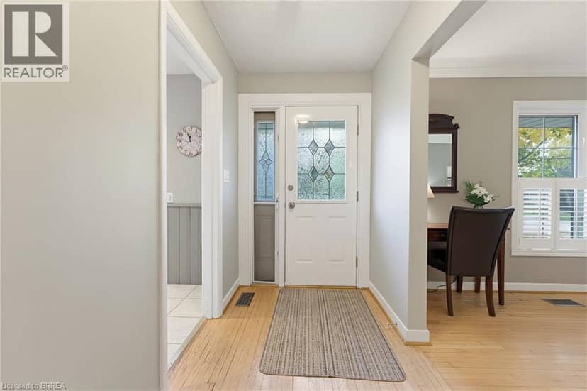 38 VARADI Avenue, Brantford, photo 4