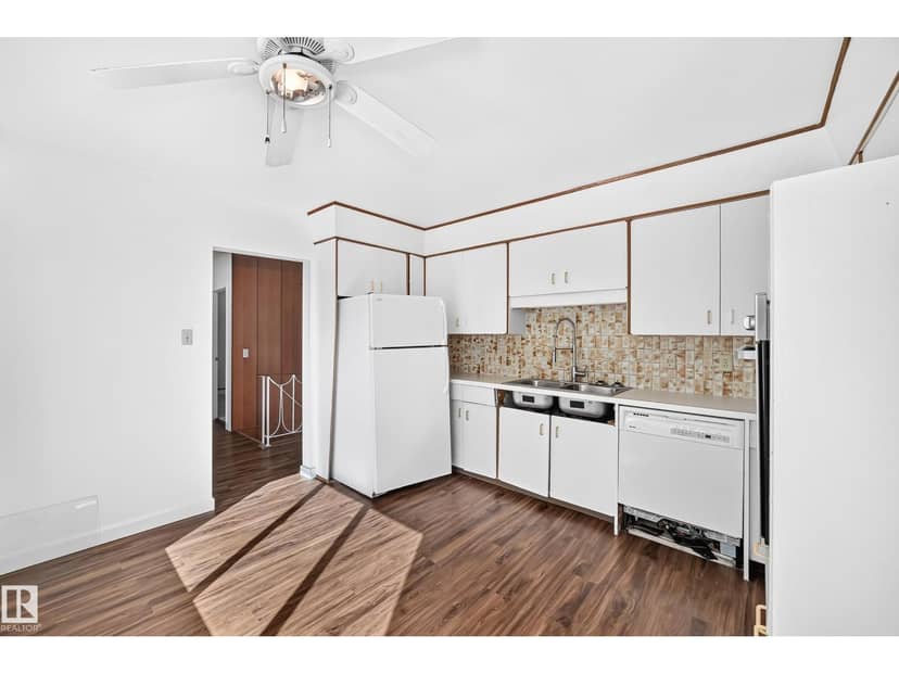 4008 124 ST NW — photo 9 of 40