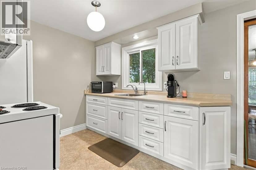 80 CHURCHILL Drive, Cambridge, photo 8