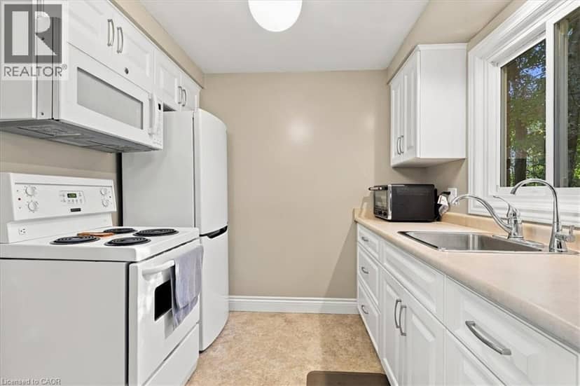80 CHURCHILL Drive — photo 9 of 40