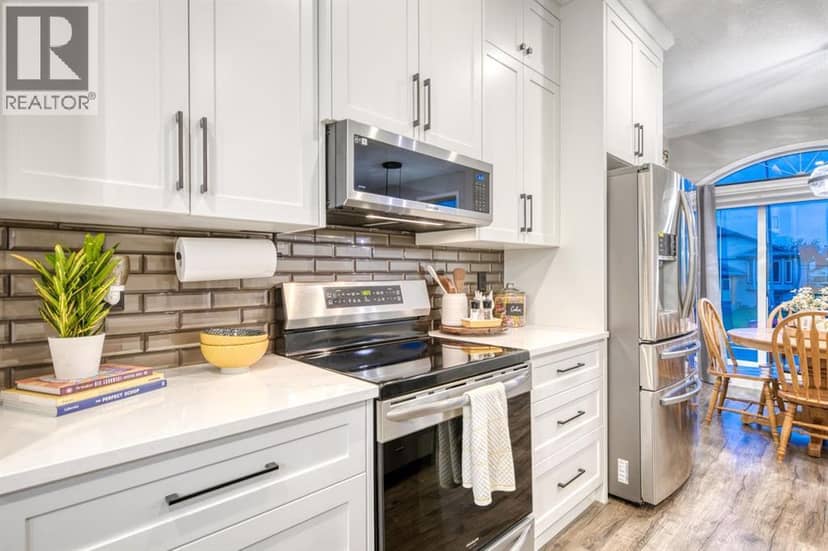 119 Stonegate Crescent NW — photo 9 of 40