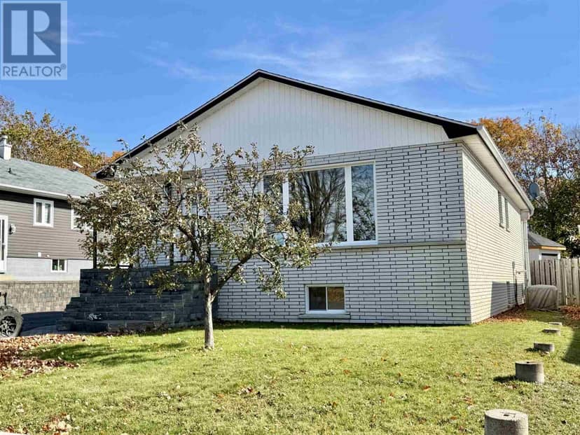 31 Ferguson RD, Elliot Lake