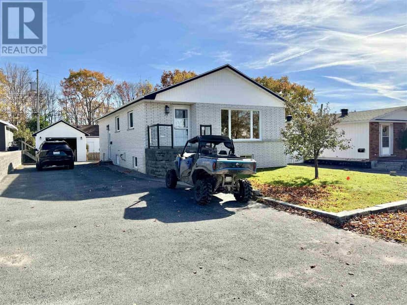 31 Ferguson RD, Elliot Lake, photo 2