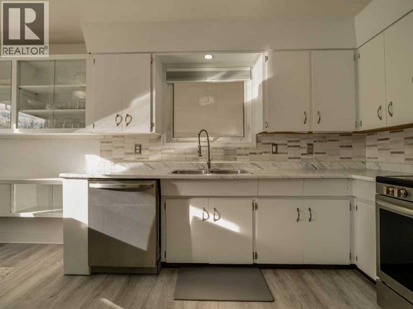 1216 Lakewood Road S, Lethbridge, photo 8