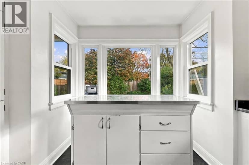 85 HUNGERFORD Road — photo 15 of 37