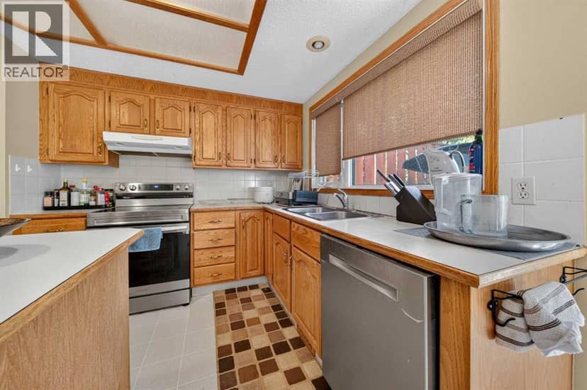 580 Sunmills Drive SE — photo 13 of 34