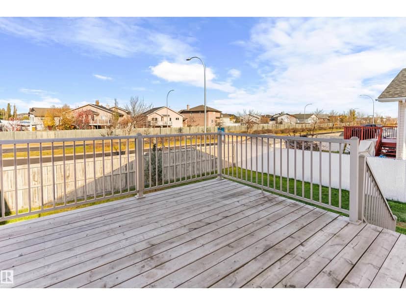 8010 166A AV NW — photo 15 of 40