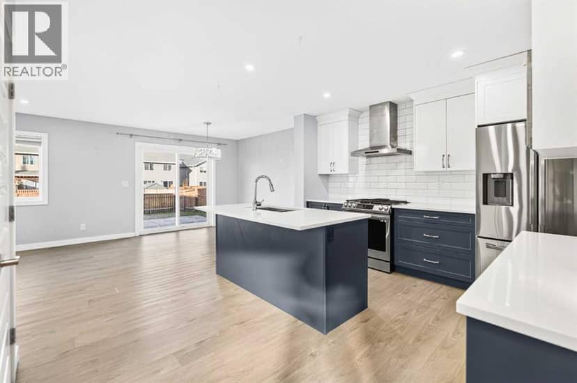 10 Travis Close, Red Deer, photo 3