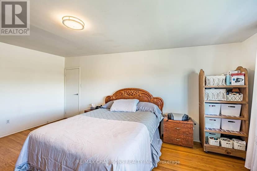 17 - 925 Bayly Street — photo 22 of 37