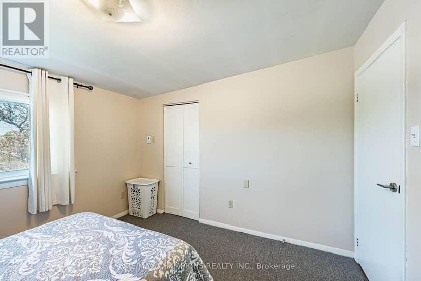 17 - 925 Bayly Street — photo 26 of 37