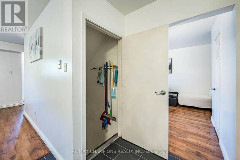 17 - 925 Bayly Street — photo 35 of 37