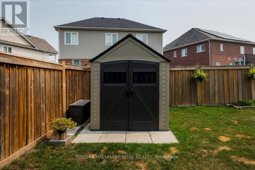 27 Blanchard Crescent — photo 17 of 19