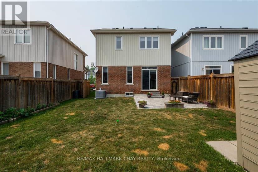 27 Blanchard Crescent — photo 18 of 19