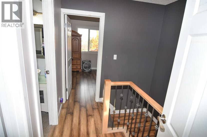 100 Coach Manor Rise SW — photo 22 of 27