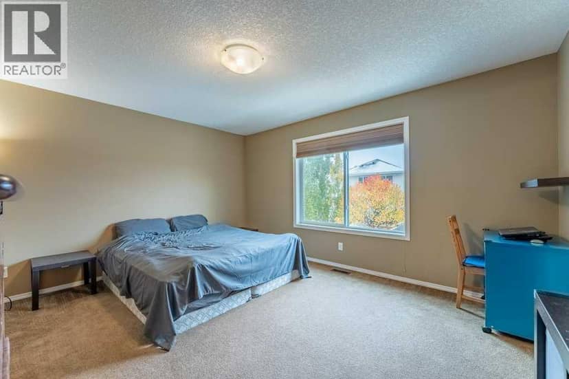 19 Silverado Skies Bay SW — photo 17 of 35