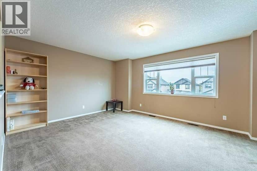 19 Silverado Skies Bay SW — photo 22 of 35