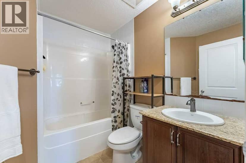 19 Silverado Skies Bay SW — photo 25 of 35