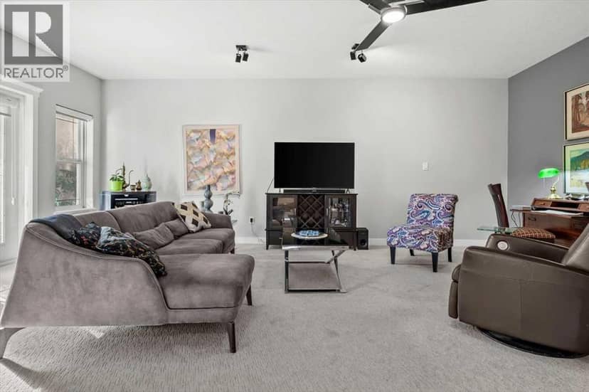 424, 20 Discovery Ridge Close SW — photo 19 of 40