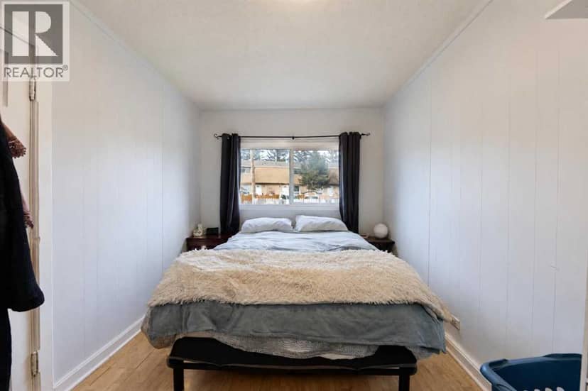 4610 47 Street — photo 17 of 35