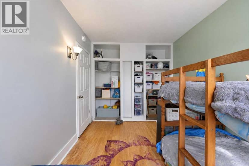 4610 47 Street — photo 20 of 35