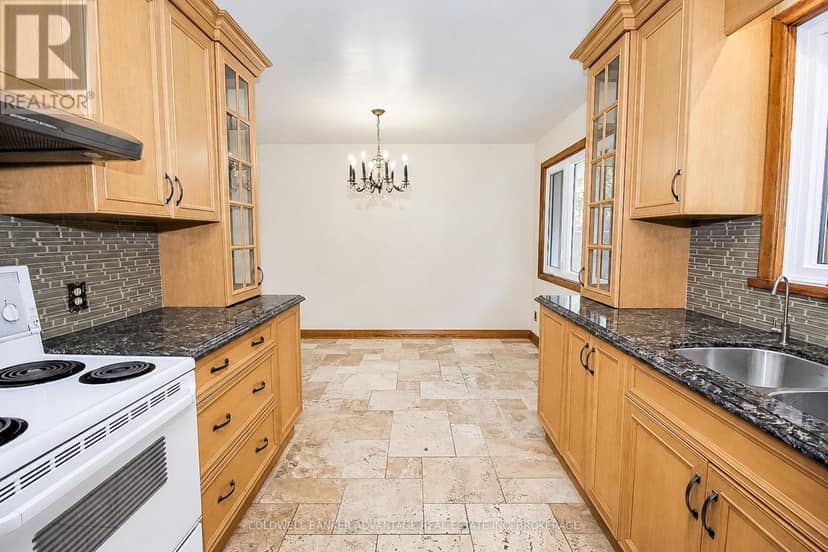 490 Niagara Street — photo 15 of 40