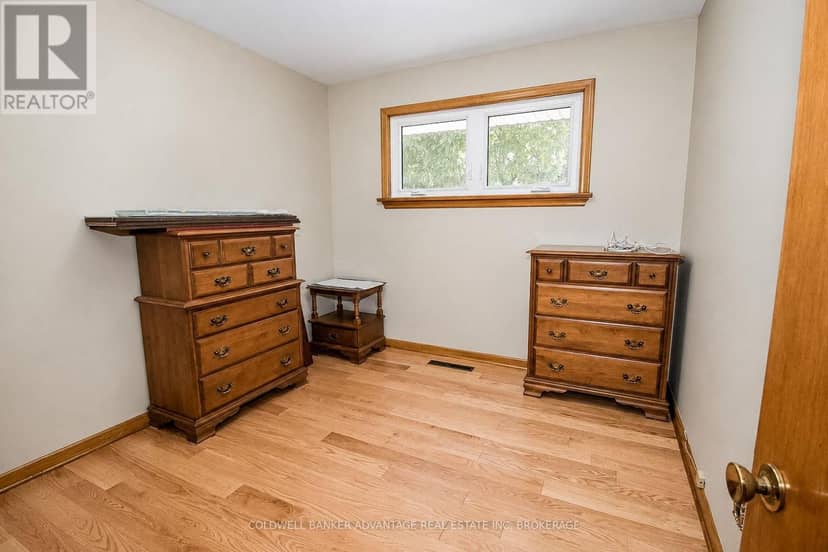 490 Niagara Street — photo 18 of 40