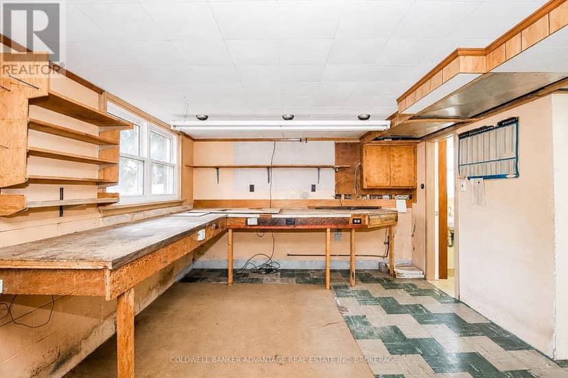 490 Niagara Street — photo 23 of 40