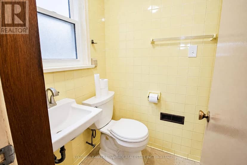 490 Niagara Street — photo 24 of 40