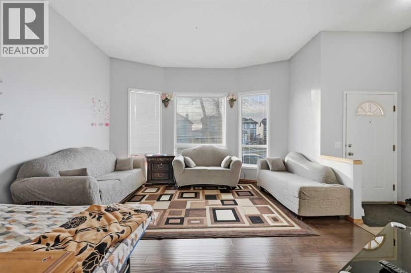 36 Martin Crossing Manor NE, Calgary, photo 4