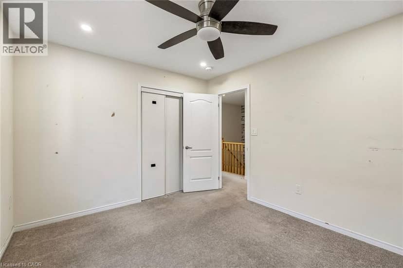 16 ALEXANDRA Drive — photo 23 of 40