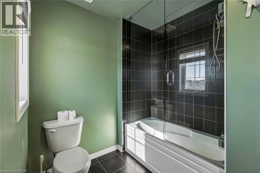 16 ALEXANDRA Drive — photo 25 of 40