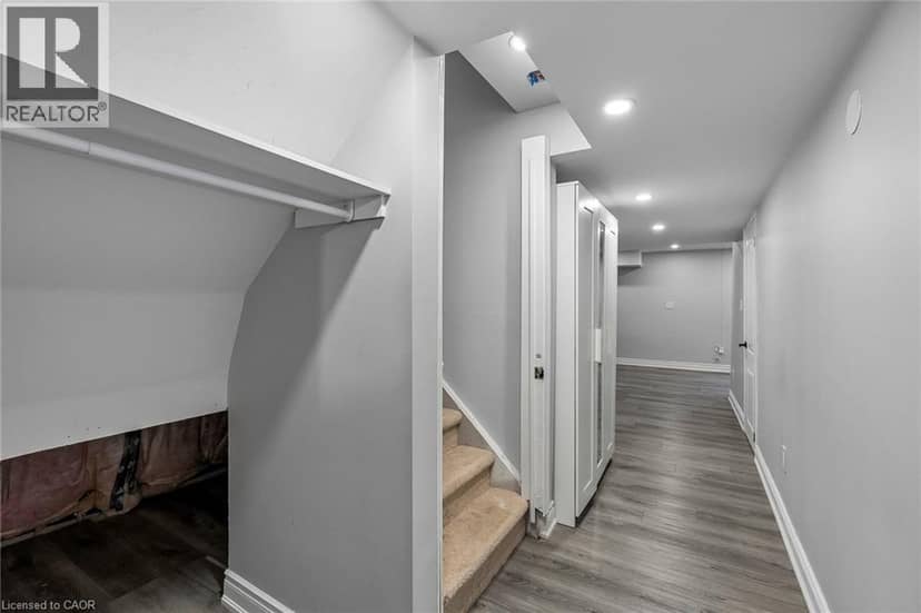 16 ALEXANDRA Drive — photo 28 of 40
