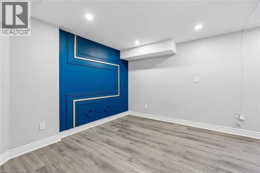 16 ALEXANDRA Drive — photo 32 of 40
