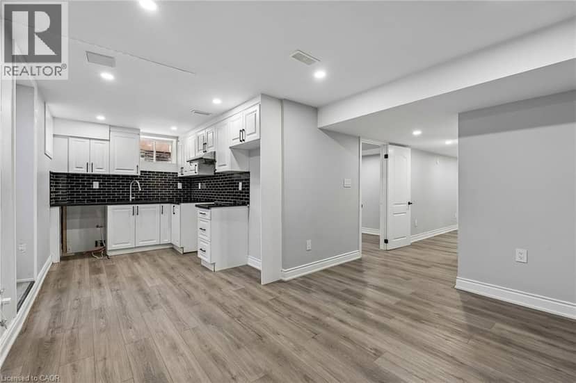 16 ALEXANDRA Drive — photo 33 of 40