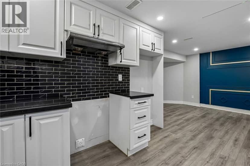 16 ALEXANDRA Drive — photo 34 of 40