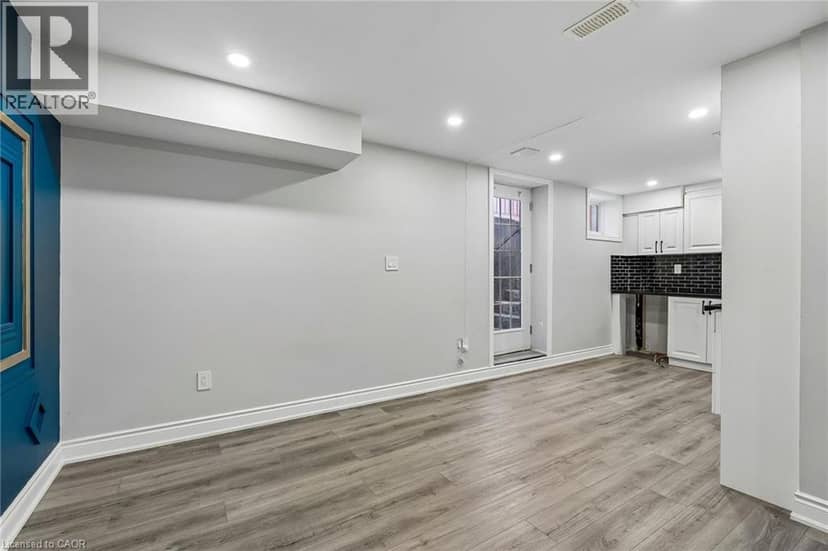 16 ALEXANDRA Drive — photo 35 of 40