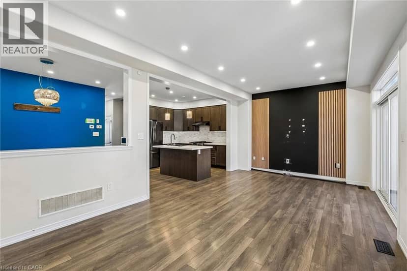 16 ALEXANDRA Drive — photo 9 of 40