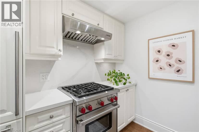 3500 LAKESHORE Road W Unit# 711 — photo 9 of 40